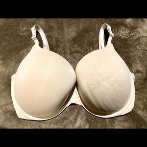 Victoria’s Secret push up Tshirt bra ☀️
